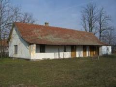 Renovierungsbedürftiges Anwesen  Bauernhaus mit Fair (9900,-EURO)